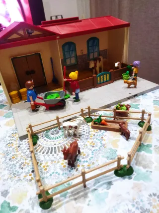 Azienda agricola Playmobil con giardino