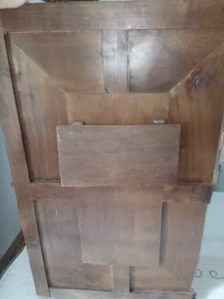 Puerta de madera tallada