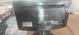 Monitor Samsung TV con mando y cable