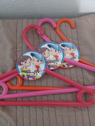 Lote 16 Perchas Niños Plástico