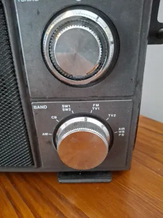 Radio Intron.Compleramente nueva