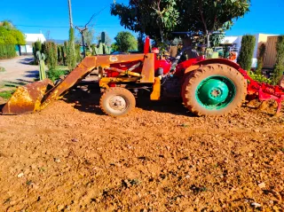 Massey Ferguson 135 (motor PERKINS 3 cilindros)