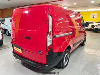 FORD CUSTOM CON 2 AÑOS DE GARANTIA