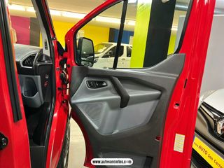 FORD CUSTOM CON 2 AÑOS DE GARANTIA