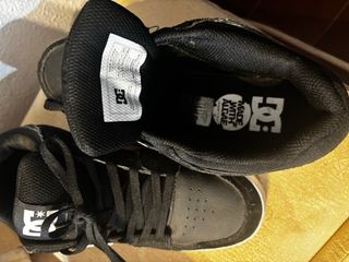 Zapatillas DC Shoes Negras y Blancas Piel y cuero