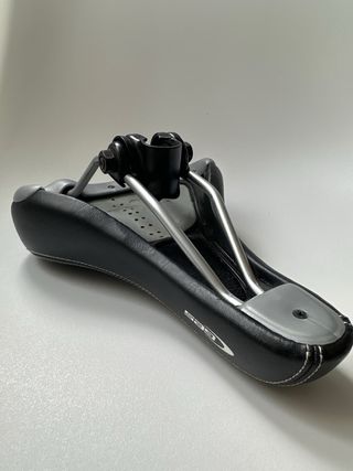 Sillín de bicicleta G25 + nuez