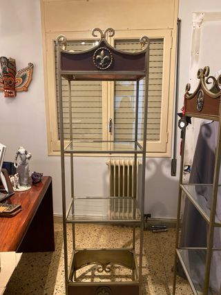 Estanterías de metal y cristal de 1’80 y 1’40 apro