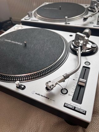 Giradischi Audio-Technica AT-LP140 XP SILVER