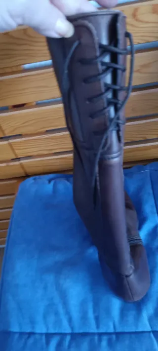 Botas de piel altas marrones