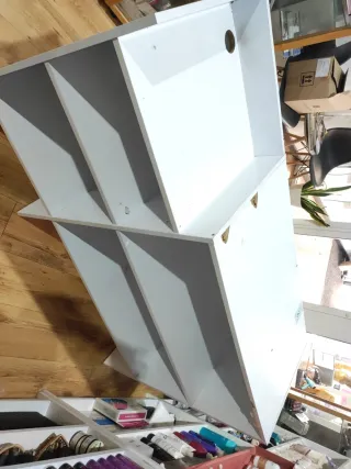 Mostrador blanco para tienda