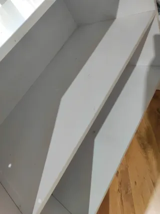 Mostrador blanco para tienda