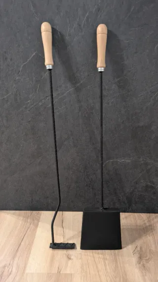 Pala e attizzatoio per barbecue o caminetto