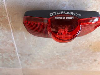 Luz trasera B&M DTOPLIGHT Dinamo/Pilas