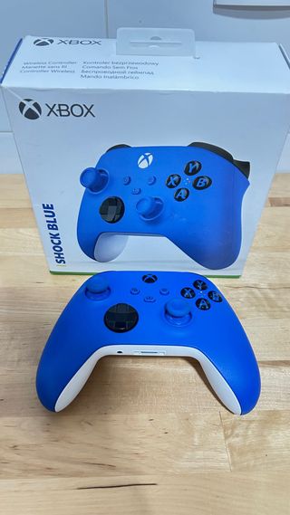 Xbox Series S 512 GB + 2 Mandos+ 1 de regalo