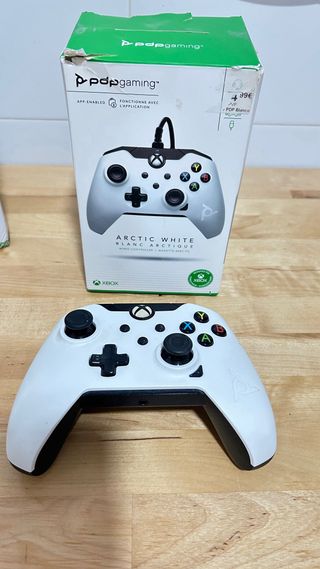 Xbox Series S 512 GB + 2 Mandos+ 1 de regalo