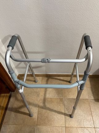 Andador Plegable Aluminio. Nuevo. Sin uso.