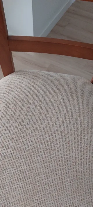 4 Sillas Comedor Tapizadas Madera.