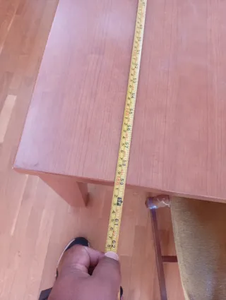 Mesa de comedor de madera