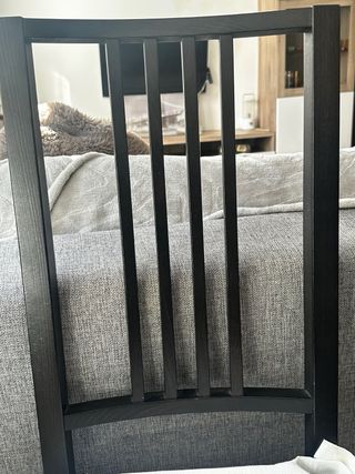 Mesa redonda negra y 4 sillas