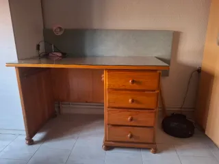 Escritorio madera maciza y cristal