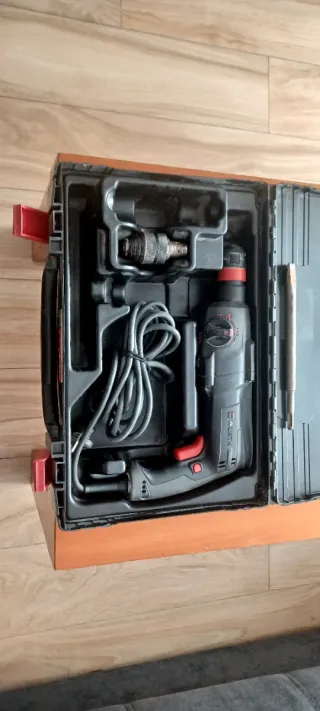 Taladro percutor Würth con maletín
