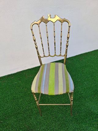Silla antigua dorada  Mid Century