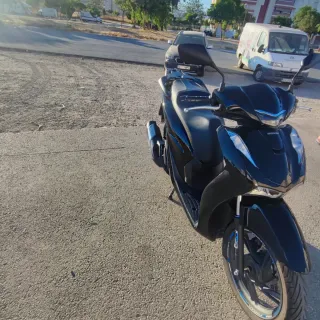 Honda SH 125i Negra