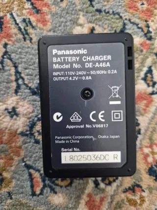 Caricabatterie Panasonic DE-A46 Lumix