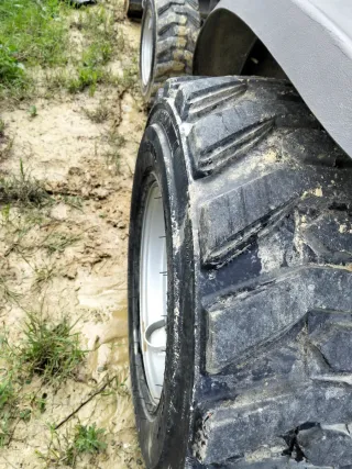 Tractor Farmtrac 3000 H con pala