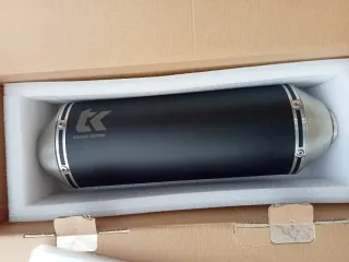 Petaca Escape Turbo Kit 4t nuevo con soporte.