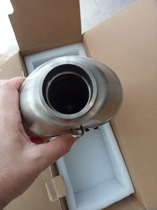Petaca Escape Turbo Kit 4t nuevo con soporte.