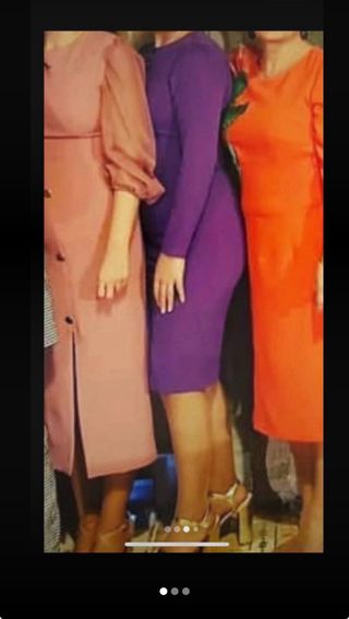 Vestido morado evento fiesta invitada