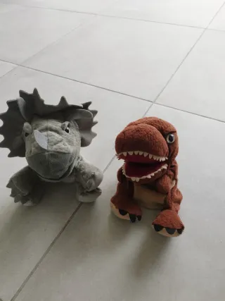Marionetas de dinosaurios