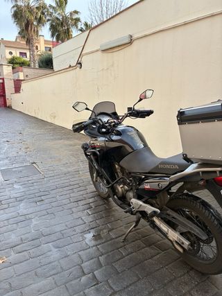 Honda Transalp 650 XL Negra