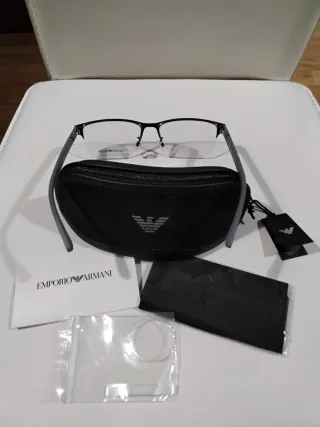 Gafas Emporio Armani con funda