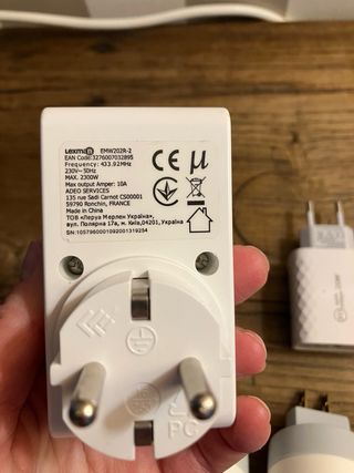 Lote Cargadores y Adaptadores Enchufe Viaje