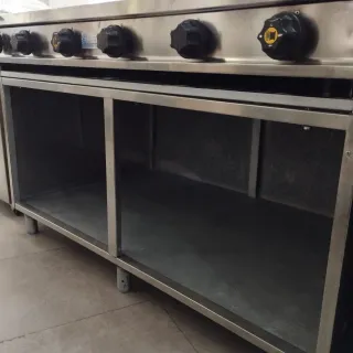 COCINA PROFESIONAL 6 FUEGOS CON MESA