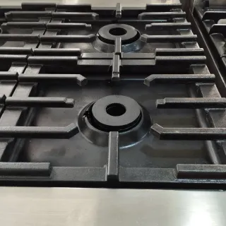 COCINA PROFESIONAL 6 FUEGOS CON MESA