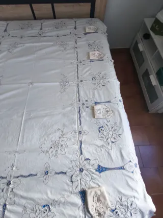 Mantelería Richelieu Bordada