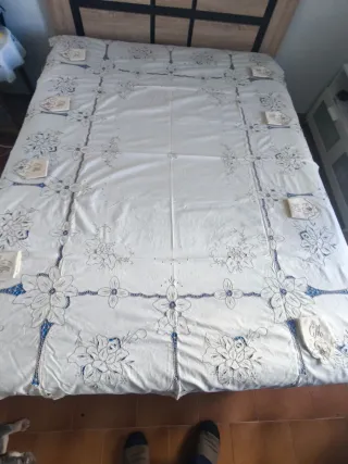 Mantelería Richelieu Bordada