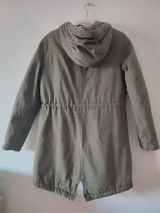 Anorak verde con capucha