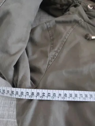 Anorak verde con capucha