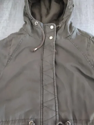 Anorak verde con capucha