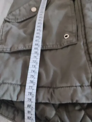 Anorak verde con capucha