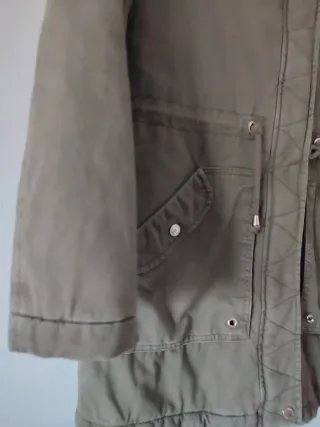 Anorak verde con capucha