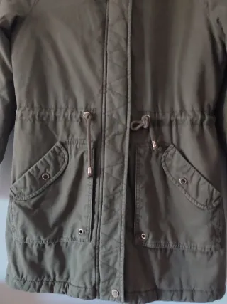 Anorak verde con capucha