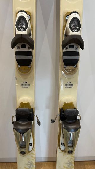 Esquís Dynastar Exclusive 148cm con fijaciones