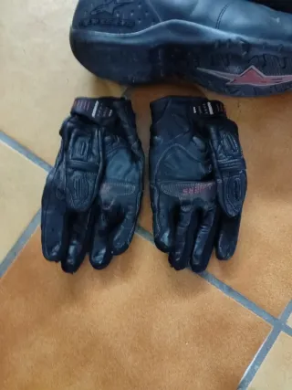 Botas y Guantes Moto Cuero Negro