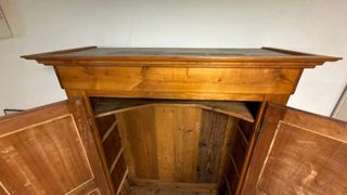 Armario macizo rústico. Estilo antiguo,buen estado