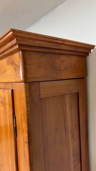 Armario macizo rústico. Estilo antiguo,buen estado